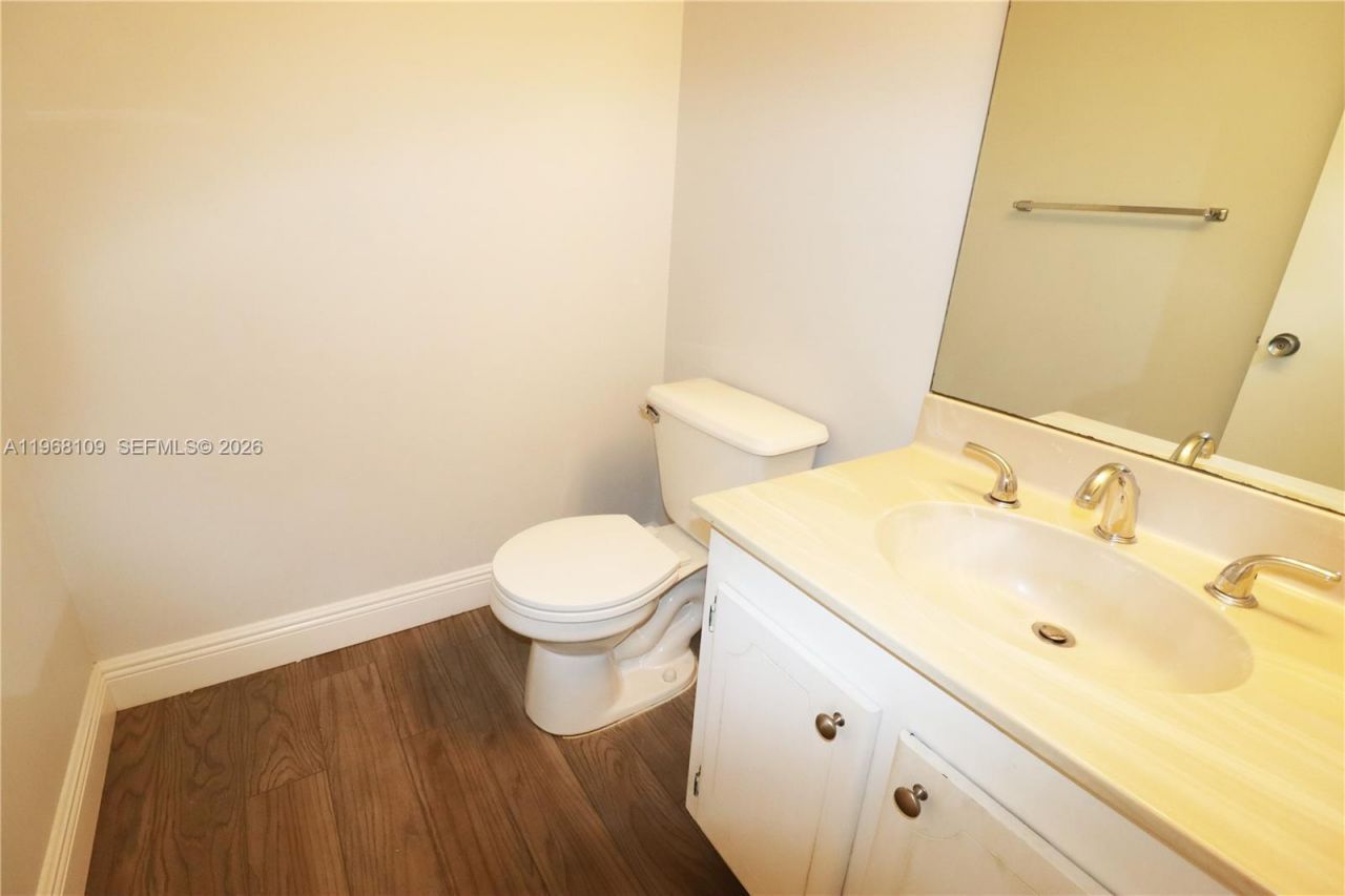 1301 River Reach Dr, Unit 214, Fort Lauderdale, FL 33315 Photo