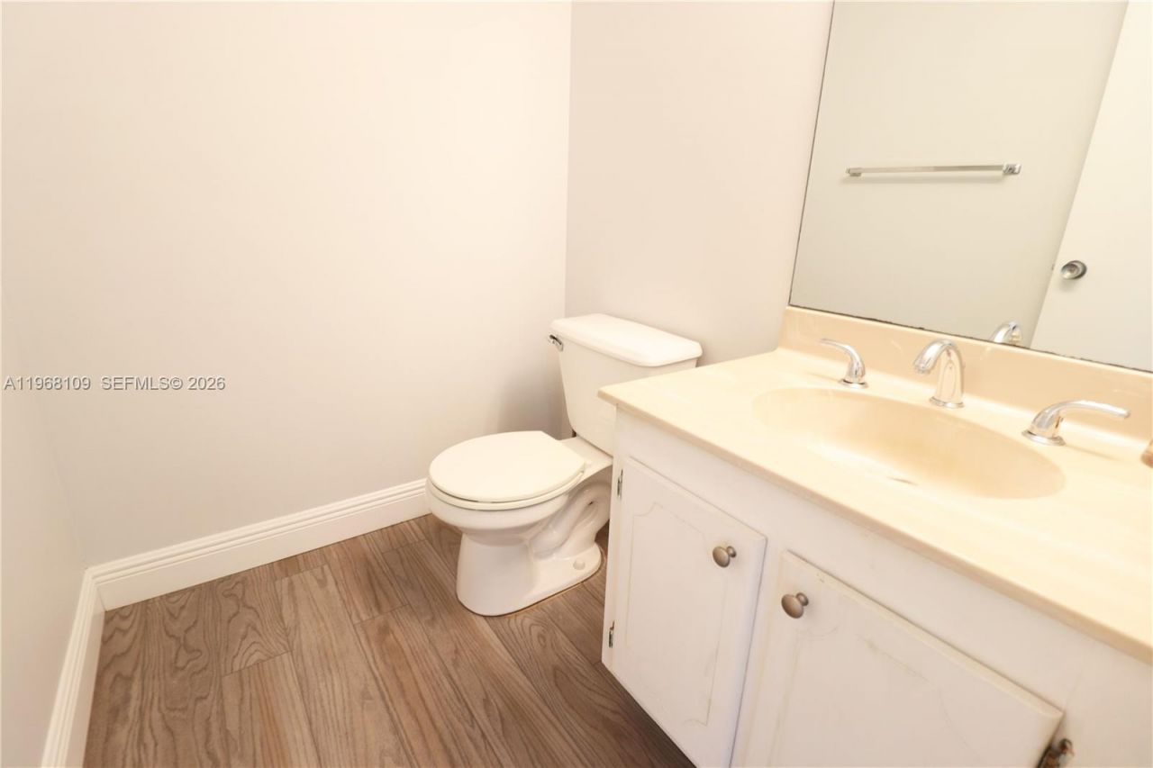 1301 River Reach Dr, Unit 214, Fort Lauderdale, FL 33315 Photo
