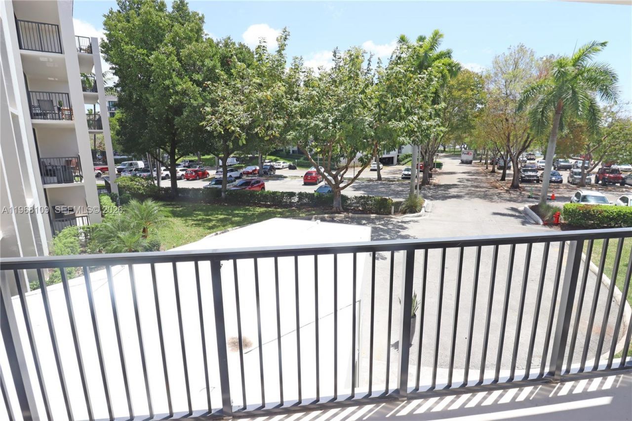 1301 River Reach Dr, Unit 214, Fort Lauderdale, FL 33315 Photo