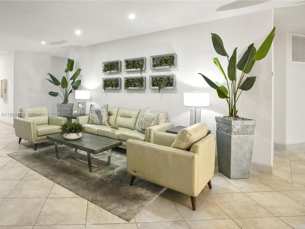 1301 River Reach Dr, Unit 214, Fort Lauderdale, FL 33315 Photo