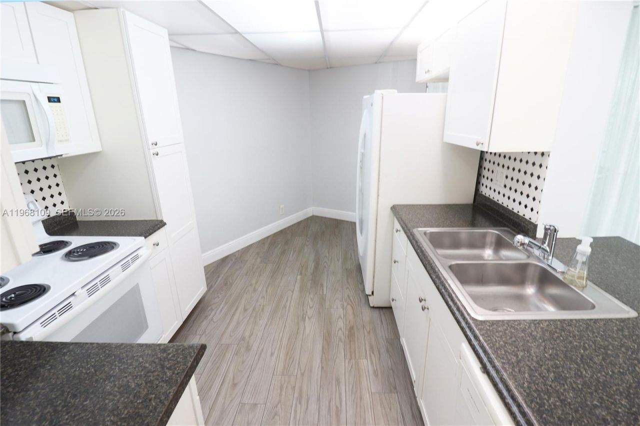1301 River Reach Dr, Unit 214, Fort Lauderdale, FL 33315 Photo