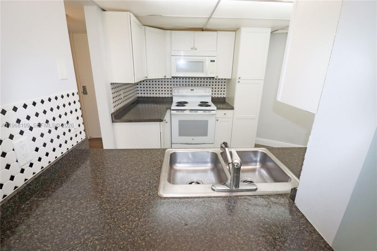 1301 River Reach Dr, Unit 214, Fort Lauderdale, FL 33315 Photo