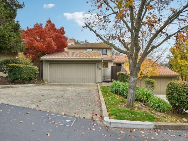 340 Crestridge Ln, Folsom, CA 95630