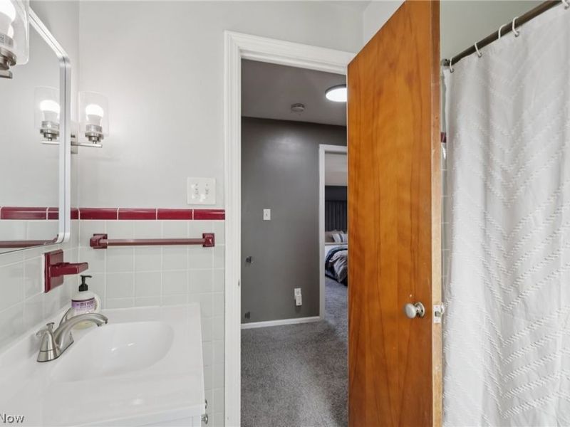 4784 Burger Road, Cleveland, OH 44121 Photo 17