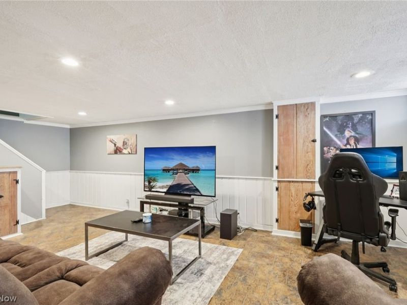 4784 Burger Road, Cleveland, OH 44121 Photo 22