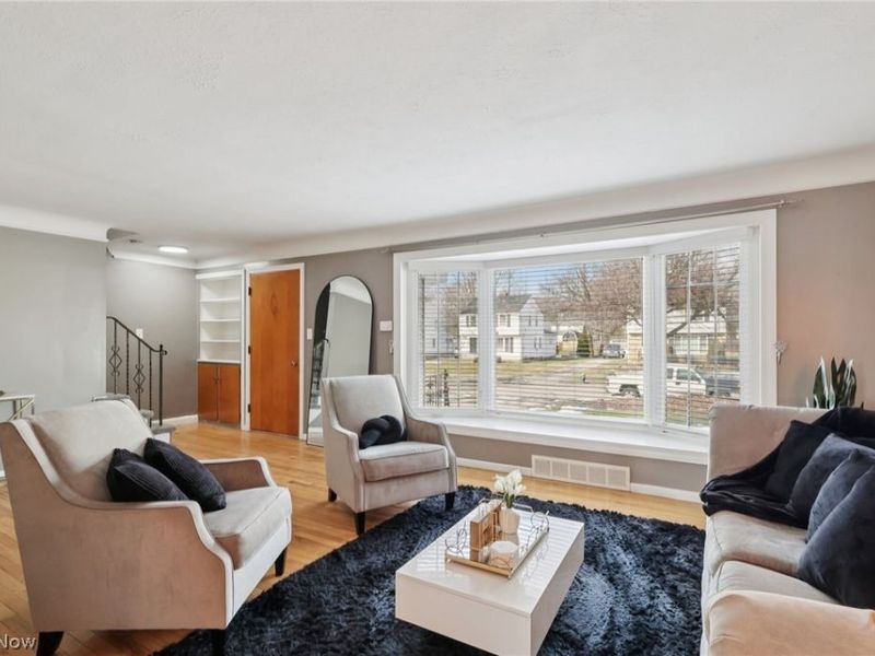 4784 Burger Road, Cleveland, OH 44121 Photo 4