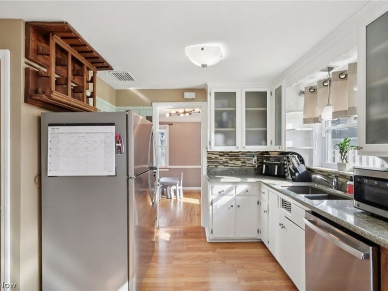 4784 Burger Road, Cleveland, OH 44121 Photo 8