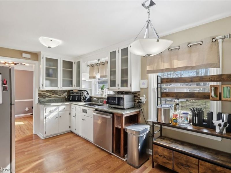 4784 Burger Road, Cleveland, OH 44121 Photo 9