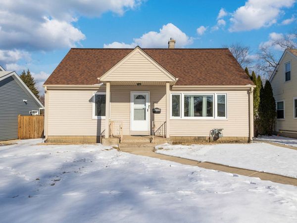 202 N Oakwood Avenue, Willow Springs, IL 60480