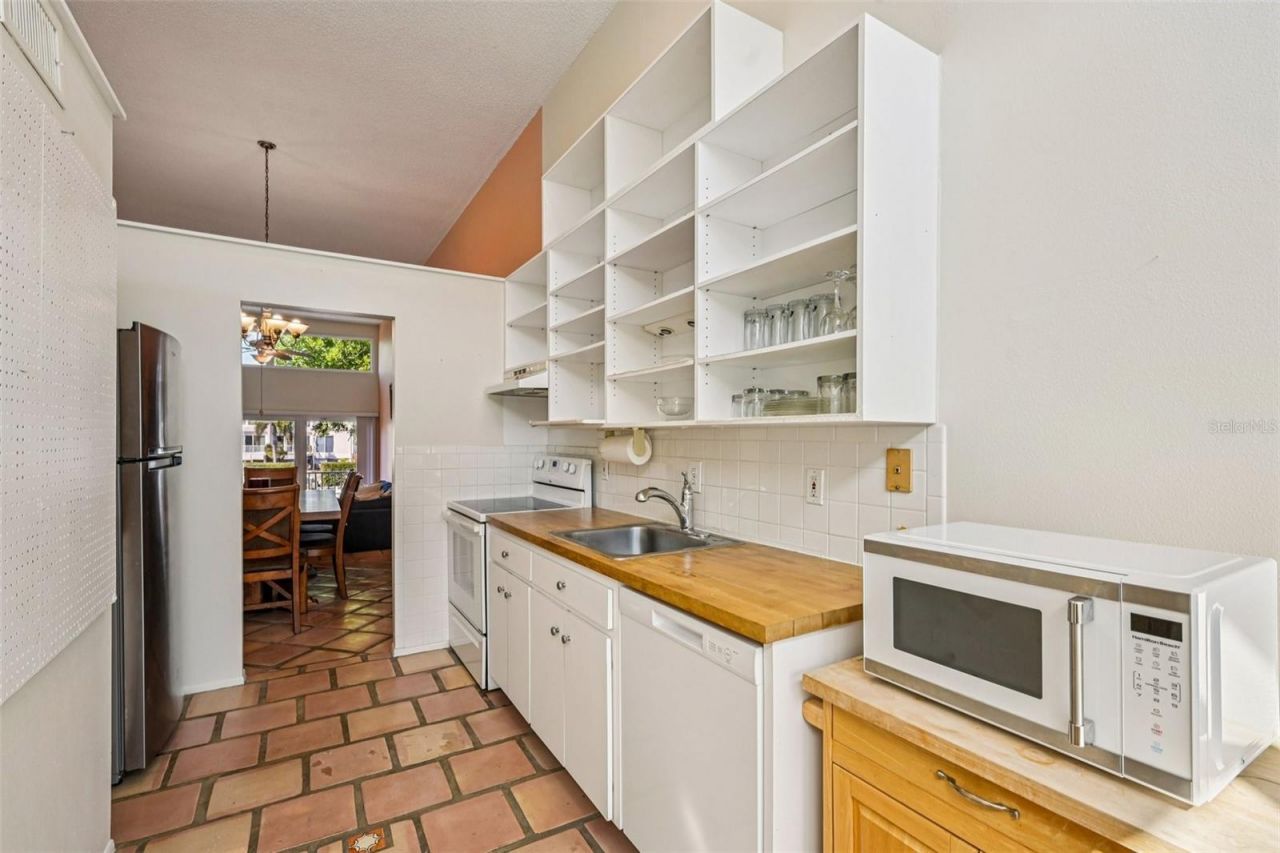 3701 East Bay Drive, Unit 5, Holmes Beach, FL 34217 Photo