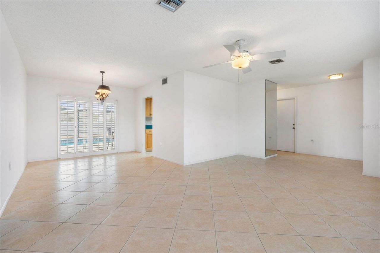 8219 Timber Lake Lane, Sarasota, FL 34243 Photo