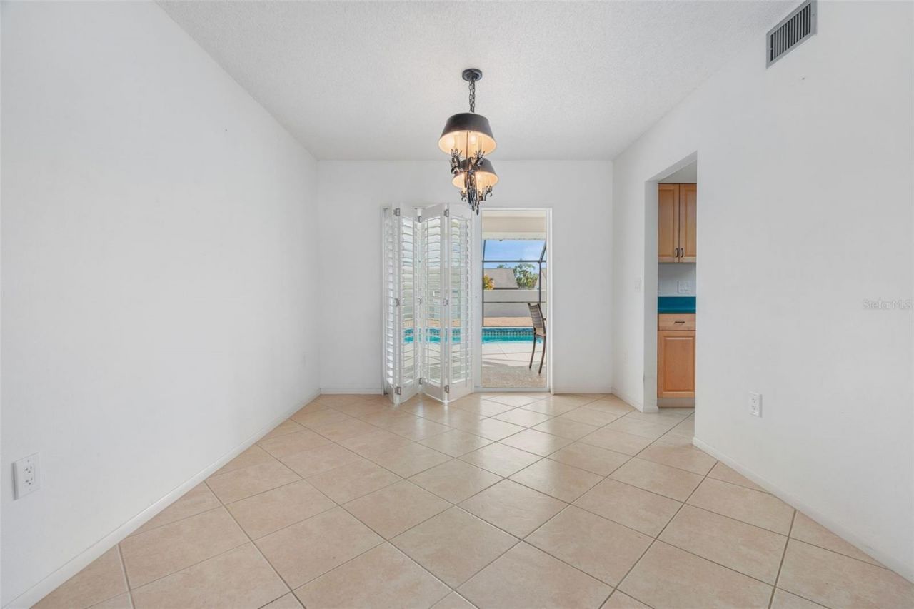 8219 Timber Lake Lane, Sarasota, FL 34243 Photo