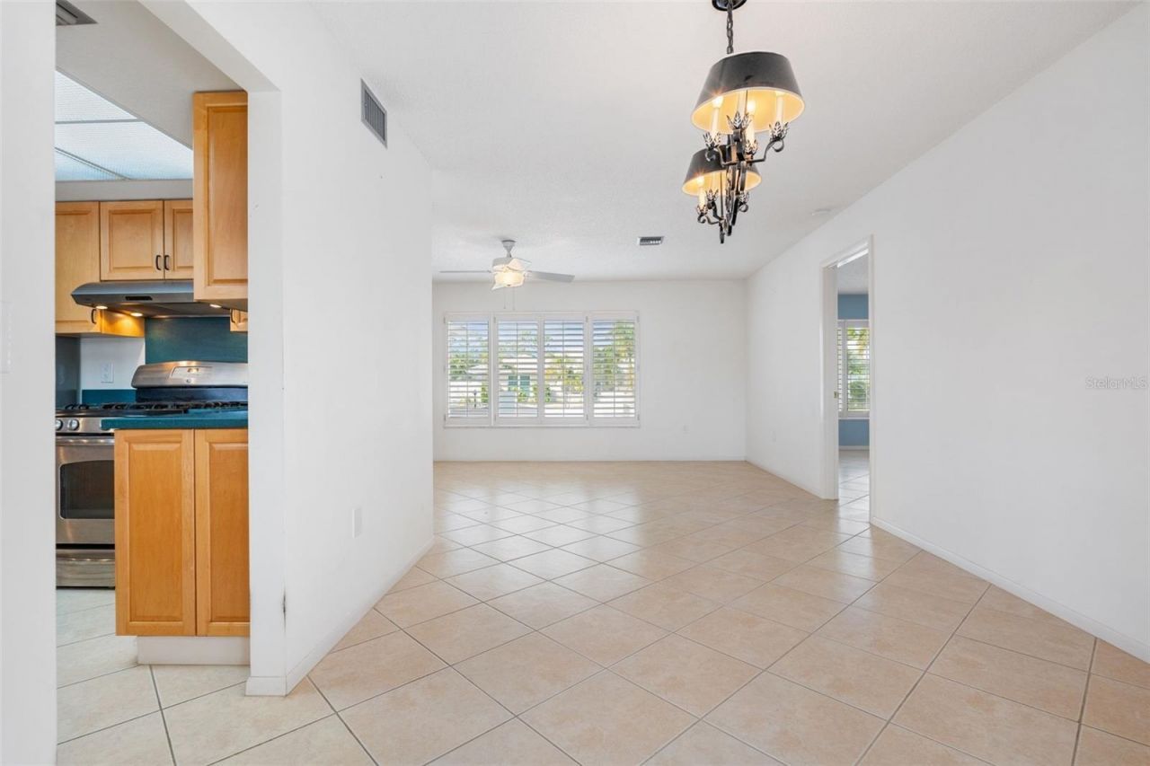 8219 Timber Lake Lane, Sarasota, FL 34243 Photo