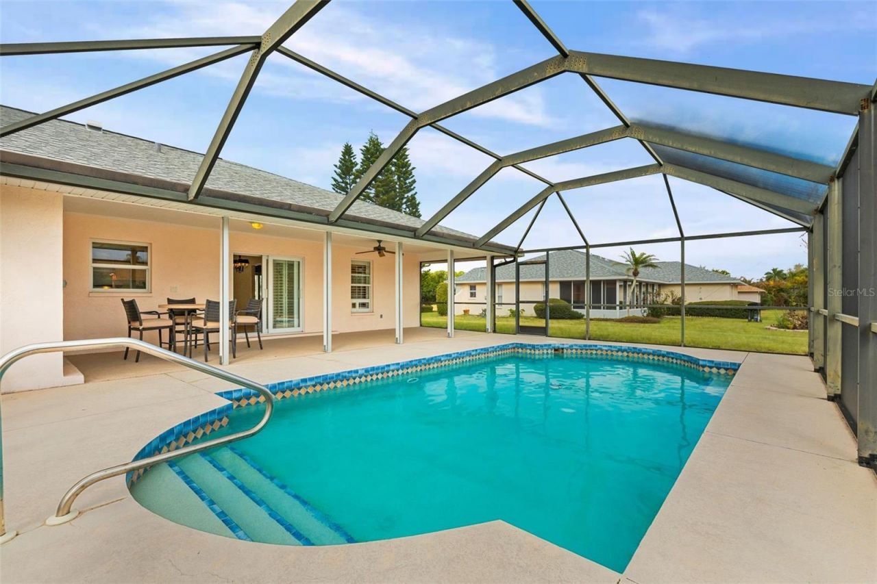 8219 Timber Lake Lane, Sarasota, FL 34243 Photo