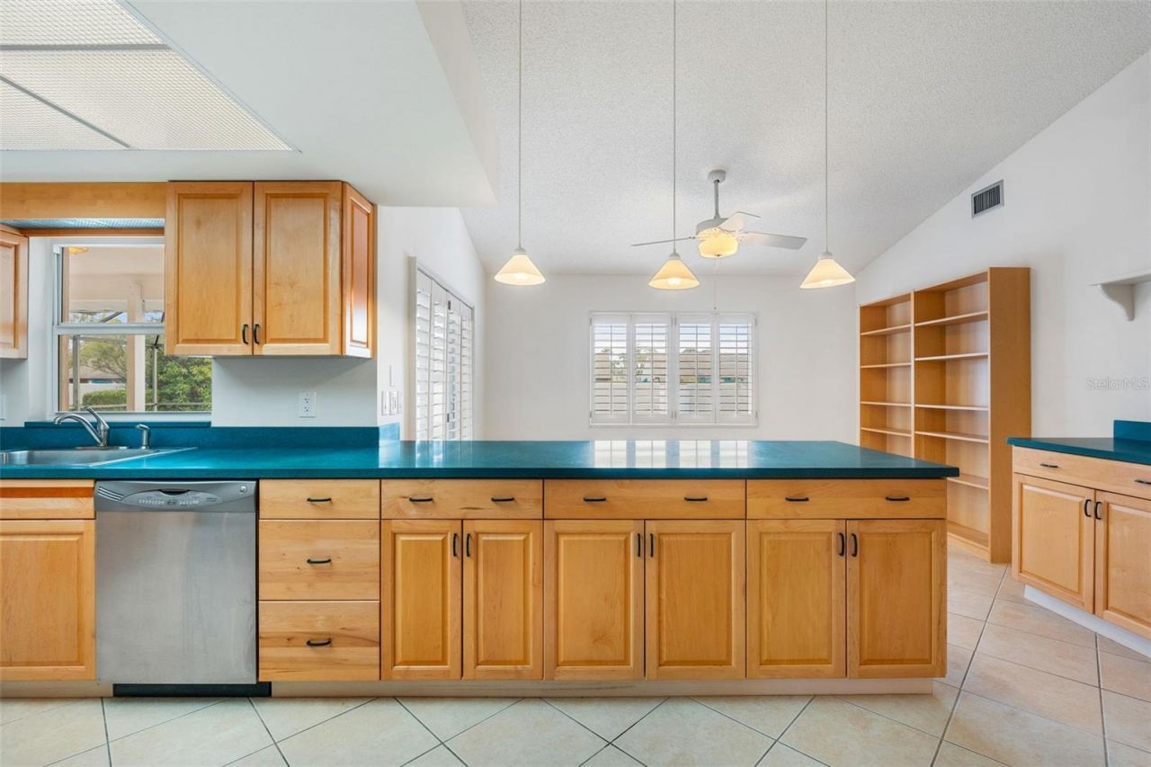 8219 Timber Lake Lane, Sarasota, FL 34243 Photo