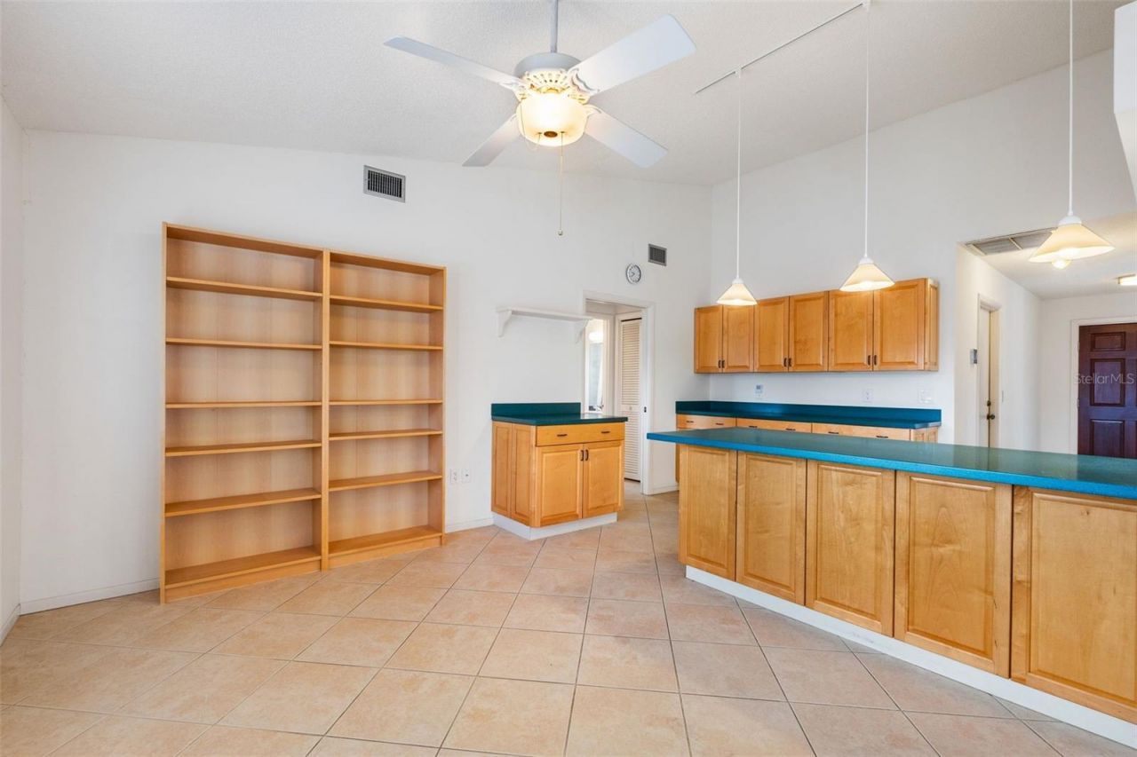 8219 Timber Lake Lane, Sarasota, FL 34243 Photo