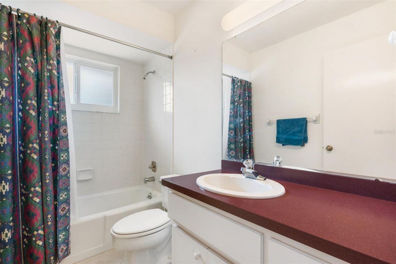 8219 Timber Lake Lane, Sarasota, FL 34243 Photo