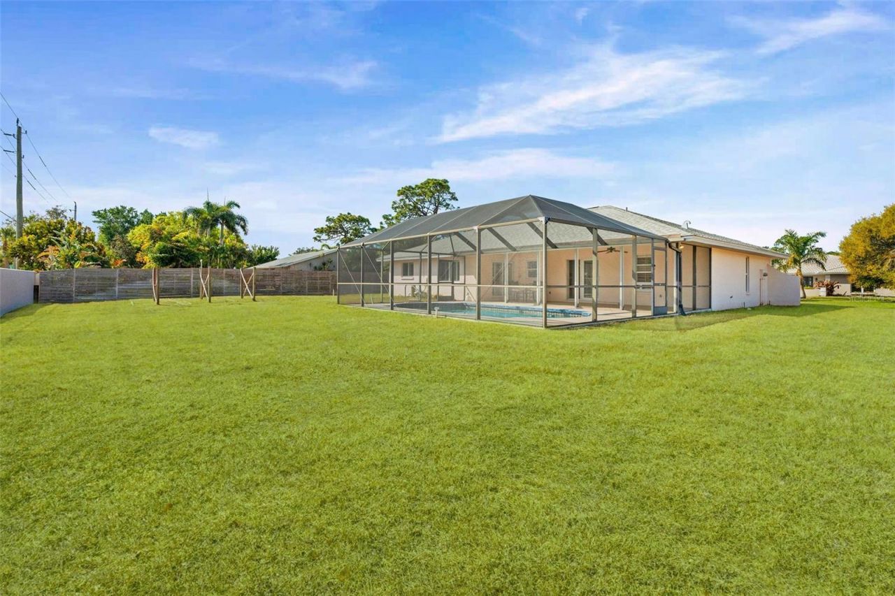 8219 Timber Lake Lane, Sarasota, FL 34243 Photo