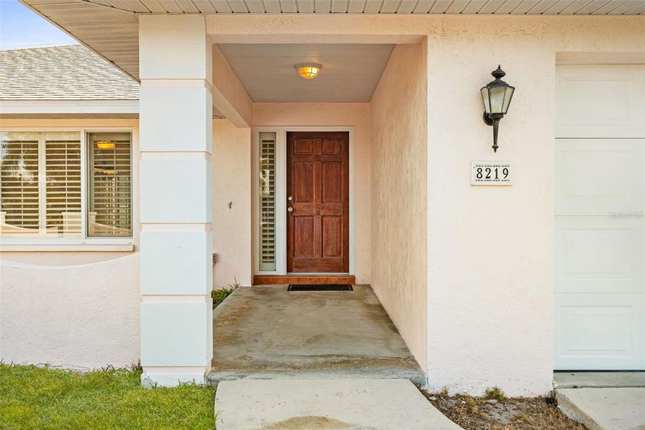 8219 Timber Lake Lane, Sarasota, FL 34243 Photo