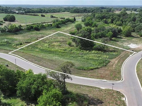 17190 Galloway Drive, Stilwell, KS 66085