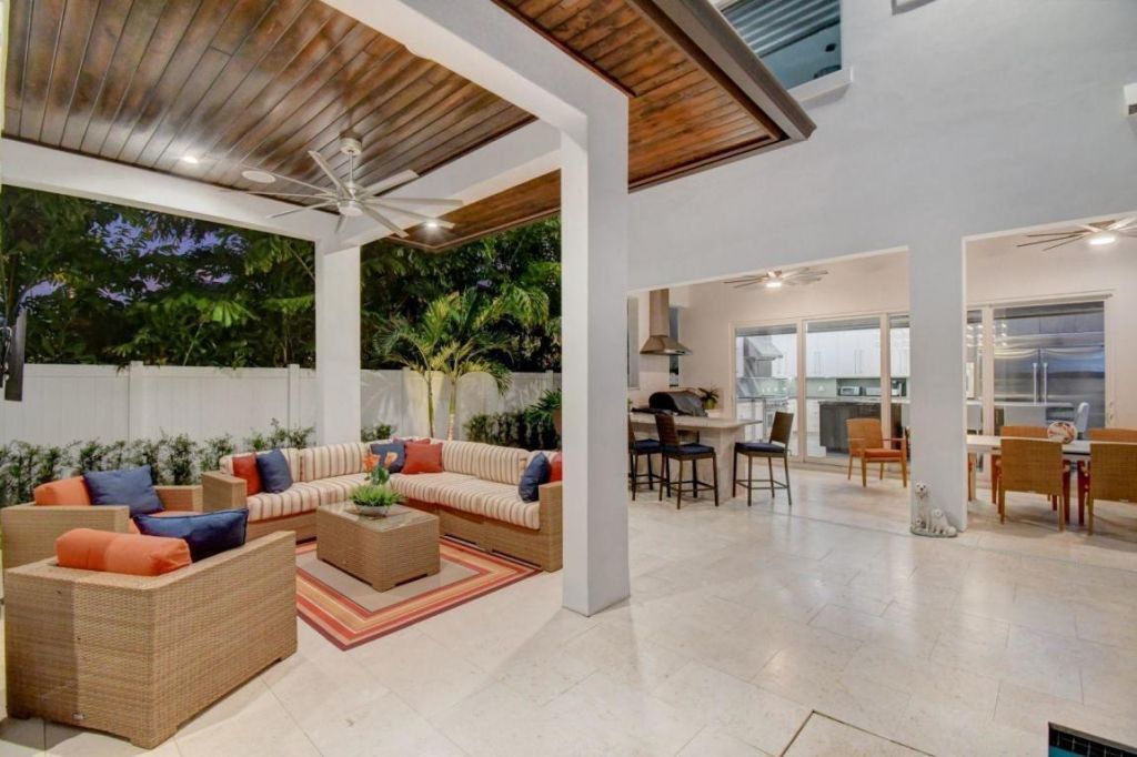 255 NE 3rd Court, Boca Raton, FL 33432 Photo