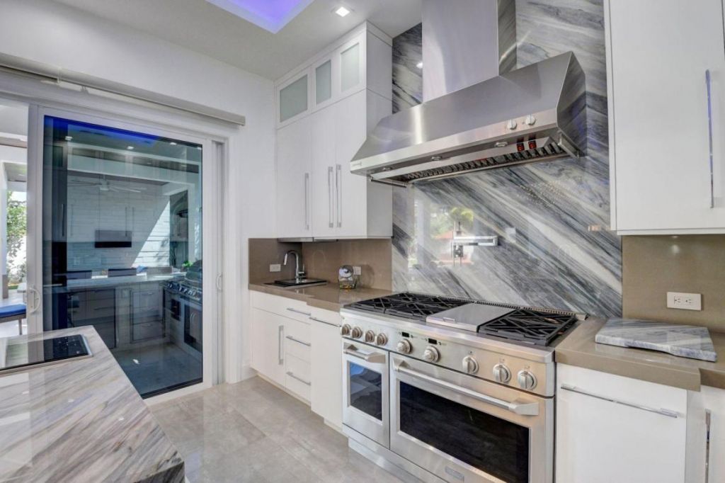 255 NE 3rd Court, Boca Raton, FL 33432 Photo