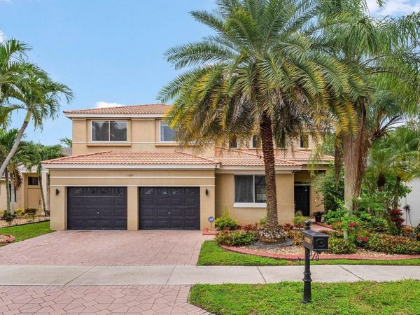 1325 Camellia Cir, Weston, FL 33326