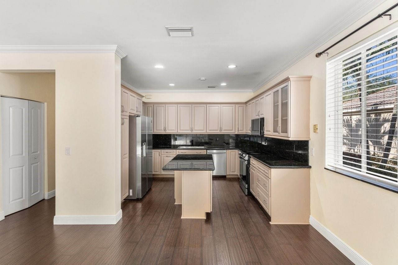 1325 Camellia Circle, Weston, FL 33326 Photo