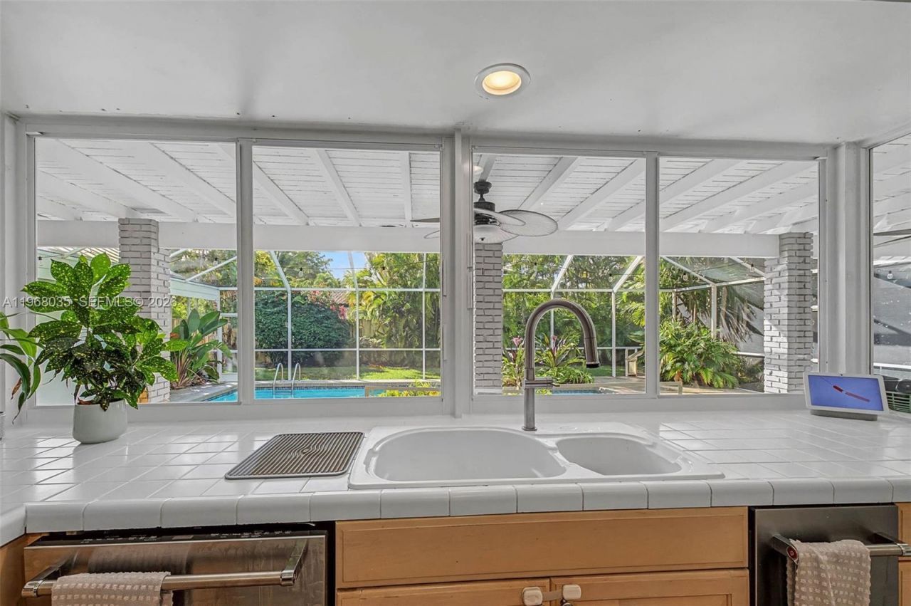 7940 SW 172nd Ter, Palmetto Bay, FL 33157 Photo