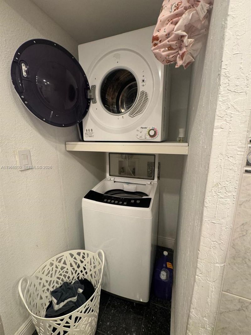 2020 NE 135th St, Unit 811, North Miami, FL 33181 Photo