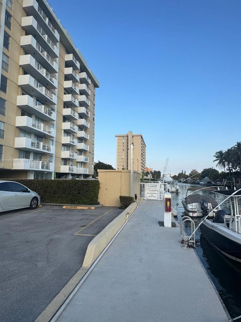 2020 NE 135th St, Unit 811, North Miami, FL 33181 Photo