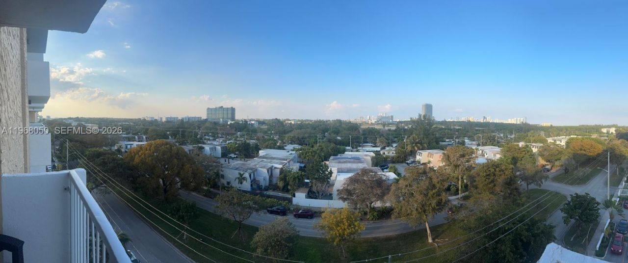 2020 NE 135th St, Unit 811, North Miami, FL 33181 Photo