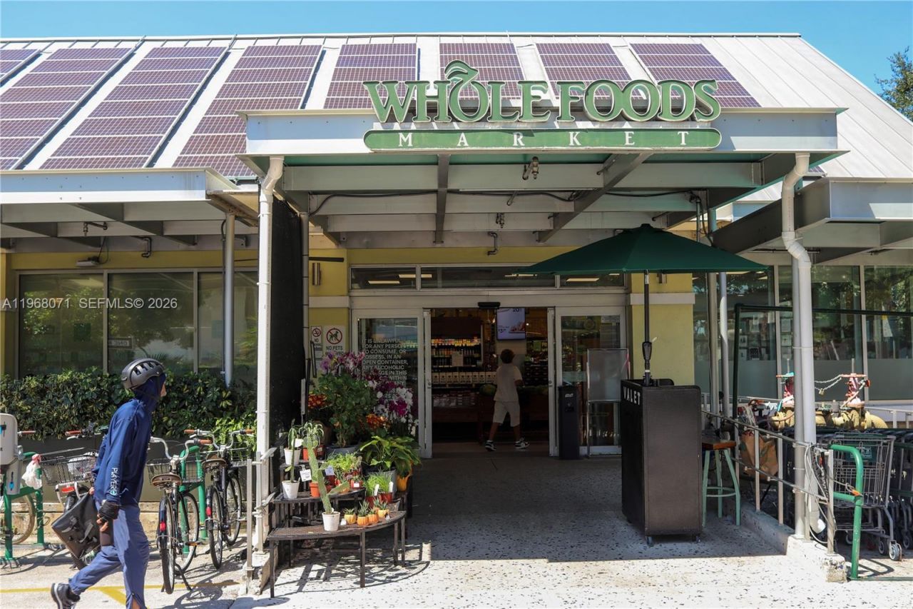 947 Lenox Ave, Unit 203, Miami Beach, FL 33139 Photo