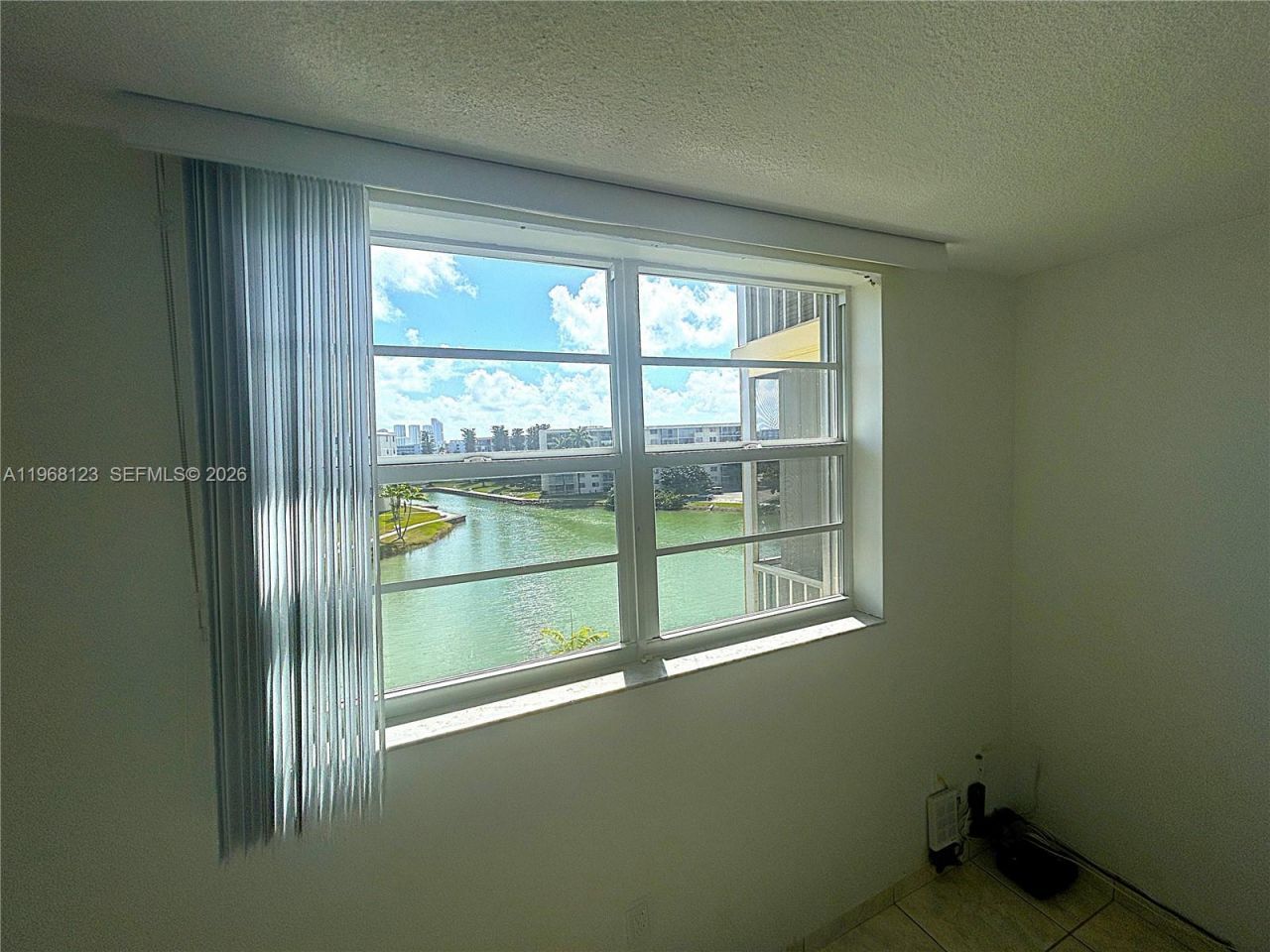 2851 Leonard Dr, Unit J502, Aventura, FL 33160 Photo