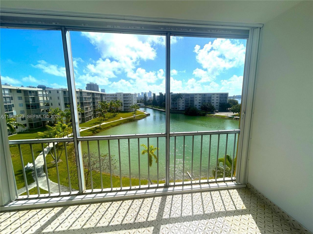 2851 Leonard Dr, Unit J502, Aventura, FL 33160 Photo