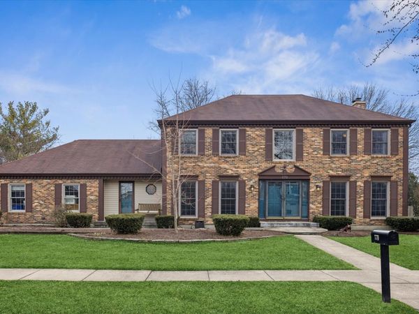570 Riva Court, Wheaton, IL 60187