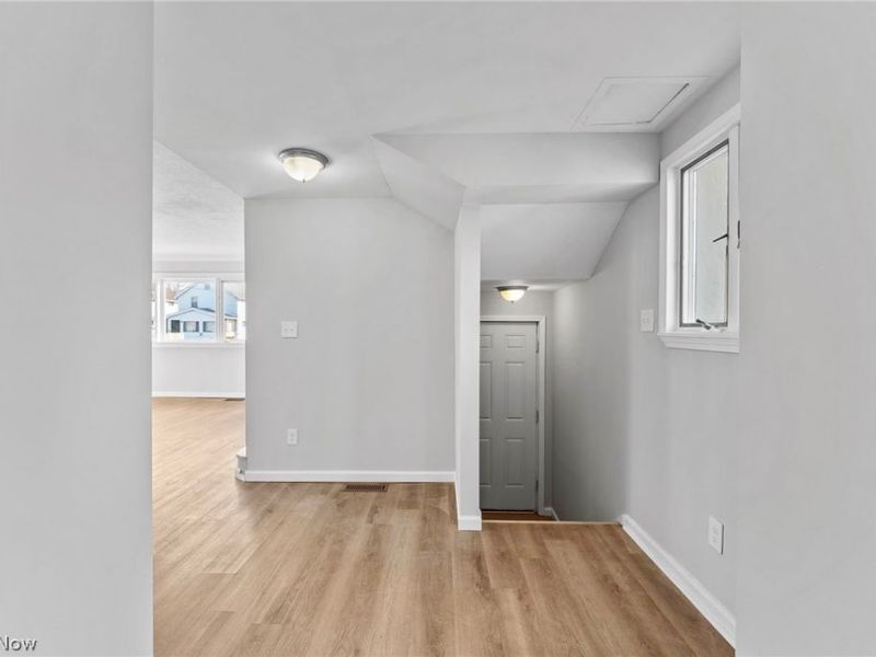 19417 Mohawk Avenue, Cleveland, OH 44119 Photo 18