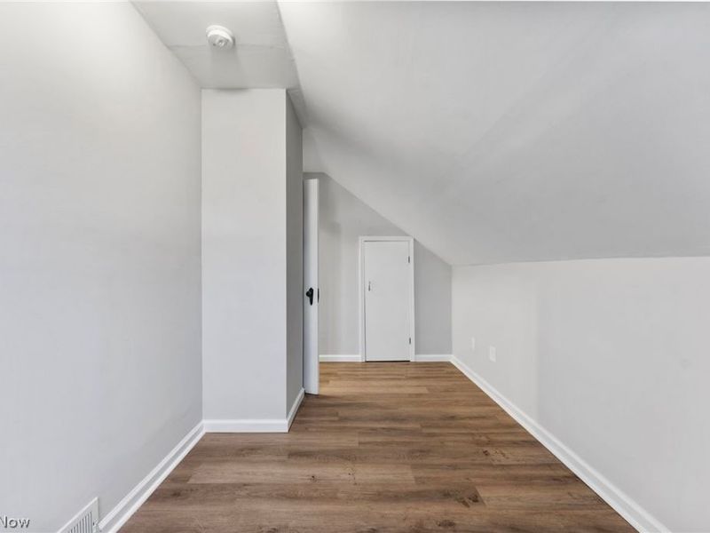 19417 Mohawk Avenue, Cleveland, OH 44119 Photo 30