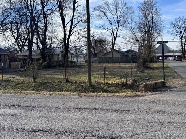 199 N Seventh , Stilwell, OK 74960