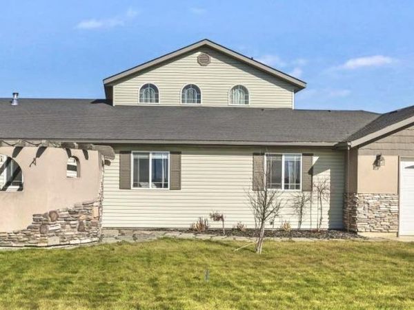 560 Riverview Drive, Gooding, ID 83330