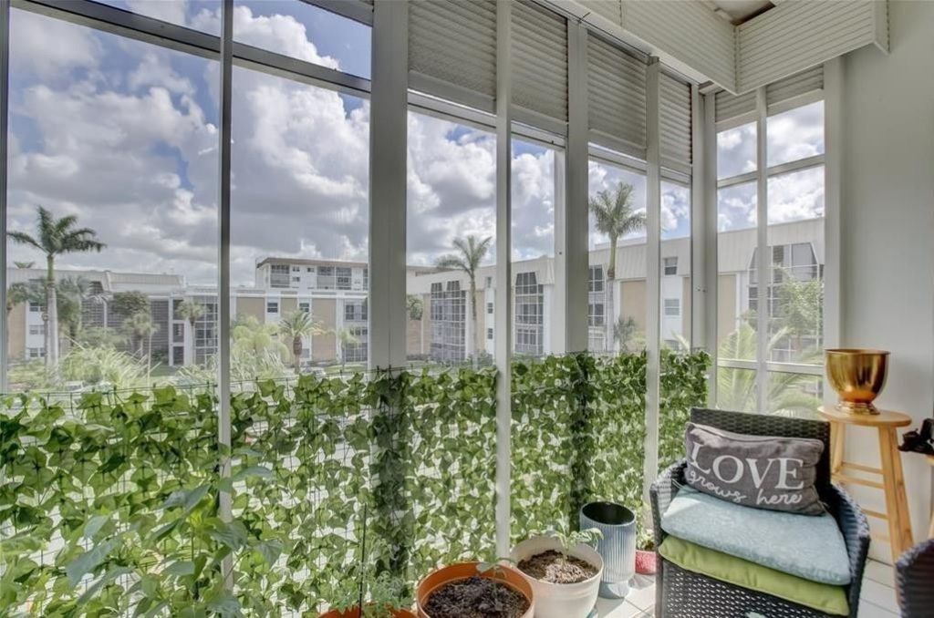 2990 NE 16th Ave, Unit 301, Oakland Park, FL 33334 Photo