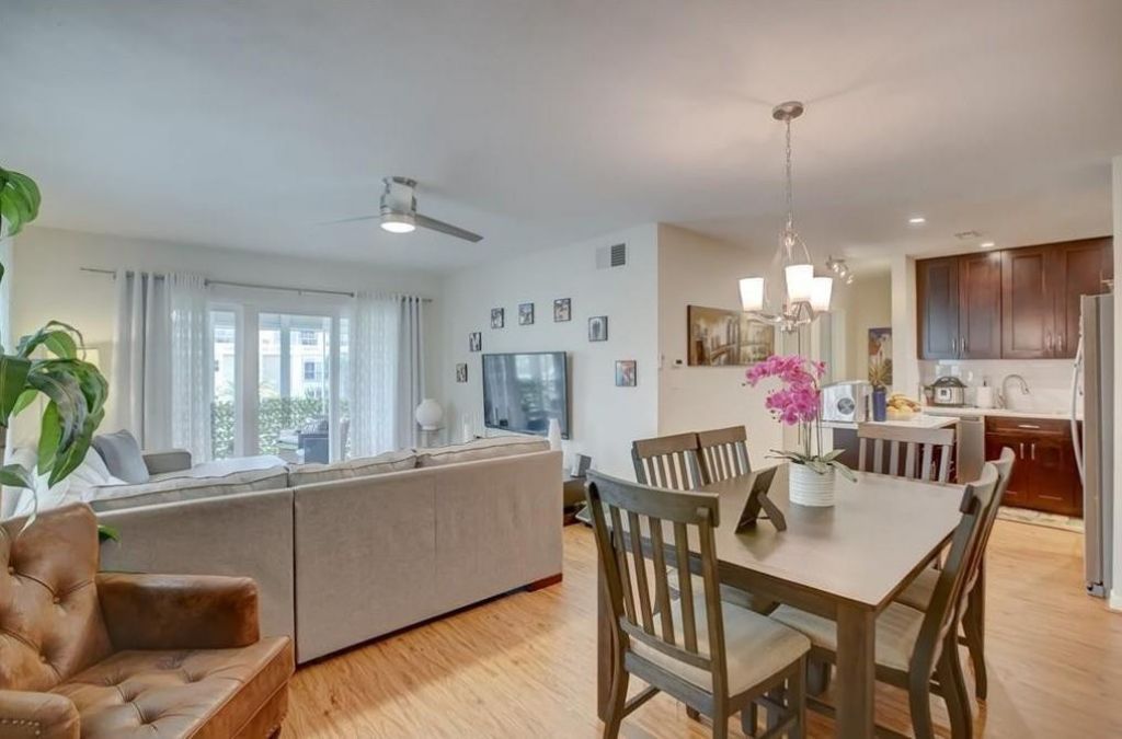 2990 NE 16th Ave, Unit 301, Oakland Park, FL 33334 Photo