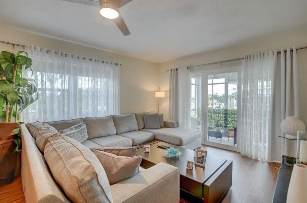 2990 NE 16th Ave, Unit 301, Oakland Park, FL 33334 Photo