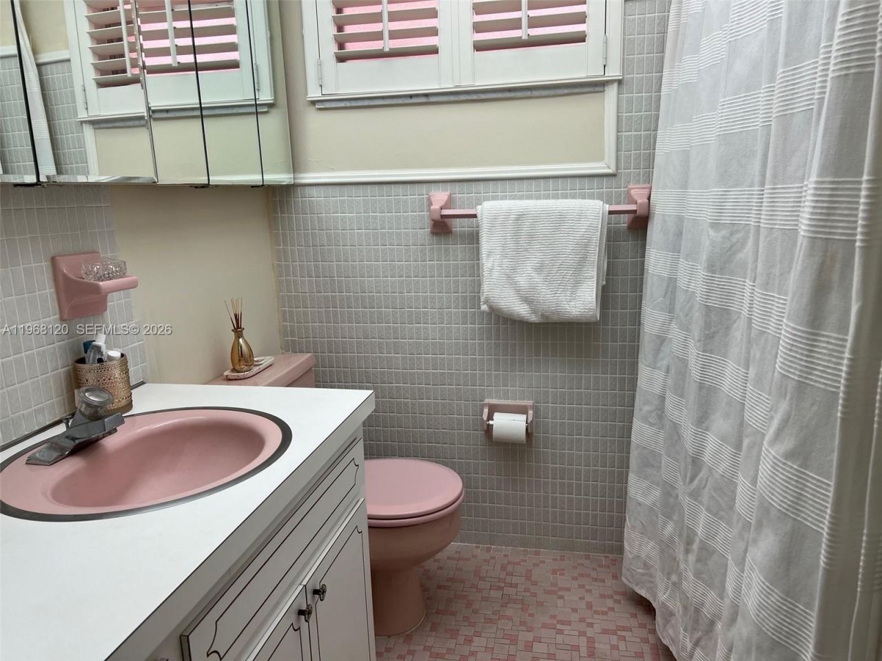 215 SE 3rd Ave, Unit 3 D, Hallandale Beach, FL 33009 Photo
