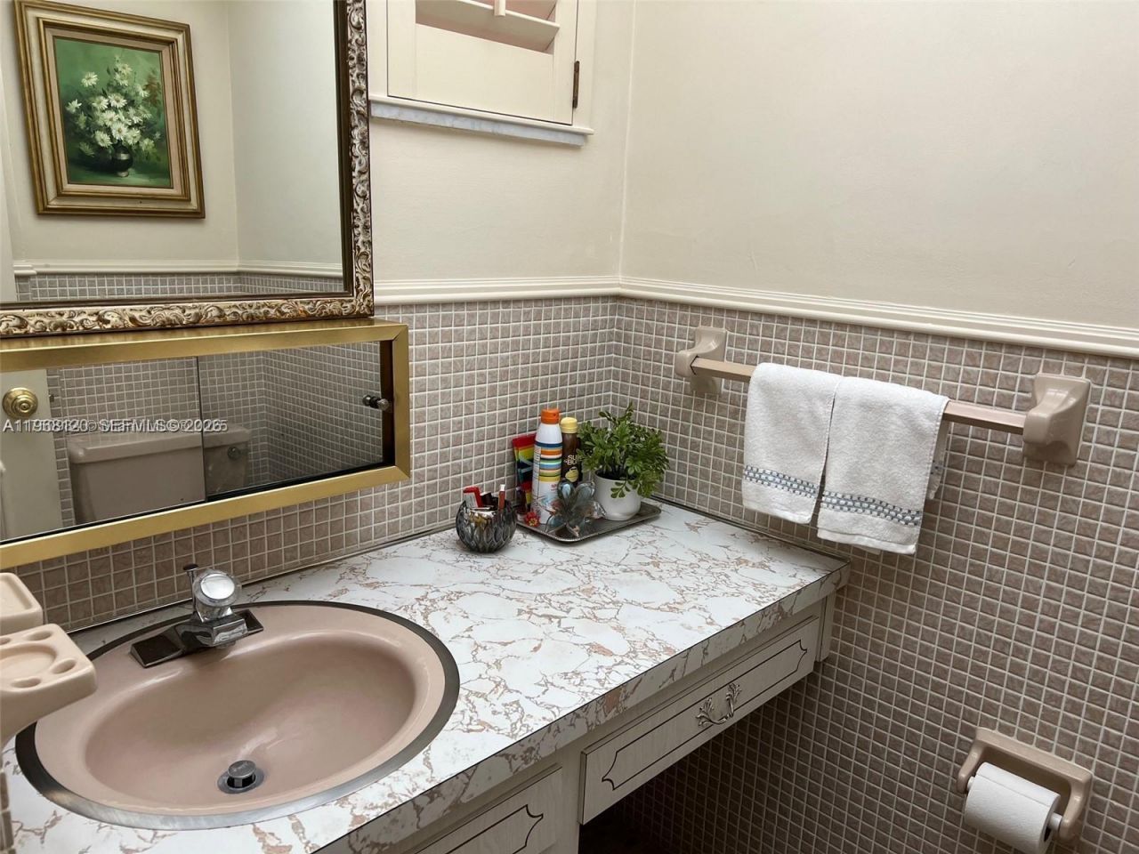 215 SE 3rd Ave, Unit 3 D, Hallandale Beach, FL 33009 Photo