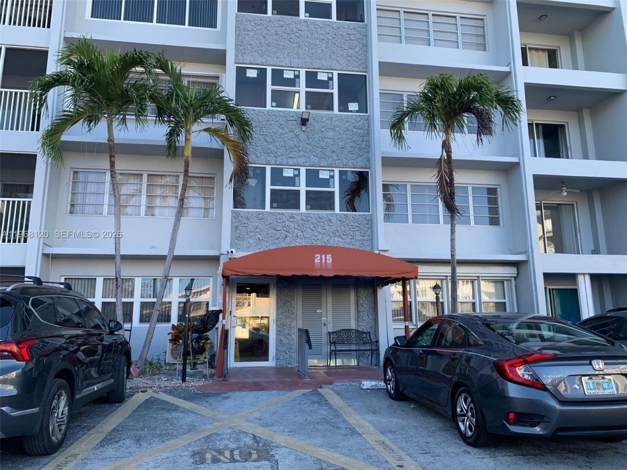 215 SE 3rd Ave, Unit 3 D, Hallandale Beach, FL 33009 Photo