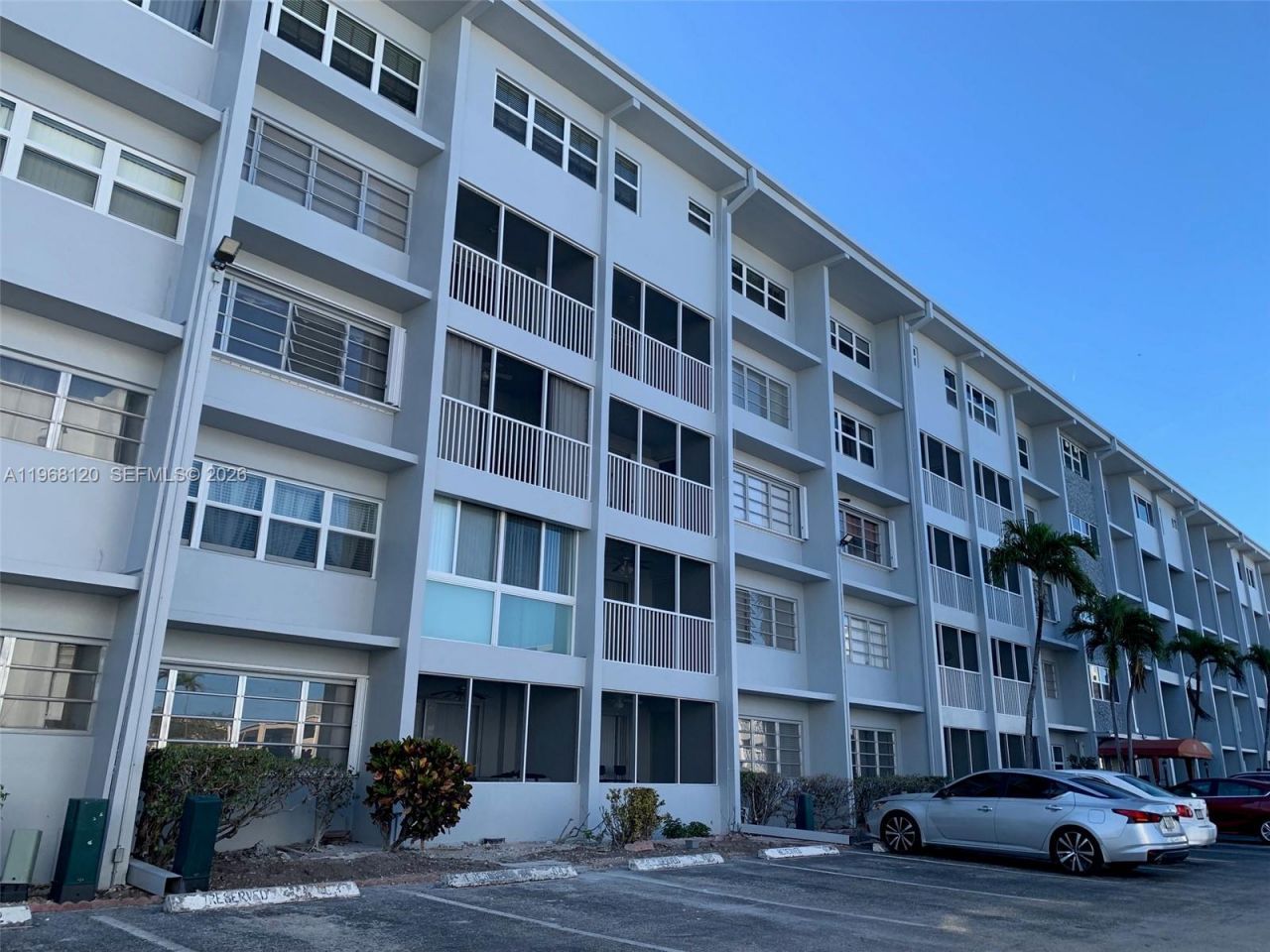 215 SE 3rd Ave, Unit 3 D, Hallandale Beach, FL 33009 Photo