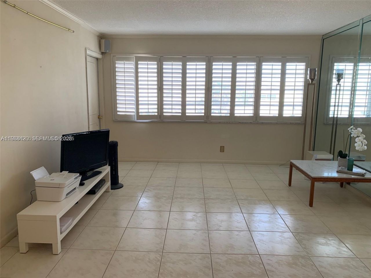 215 SE 3rd Ave, Unit 3 D, Hallandale Beach, FL 33009 Photo
