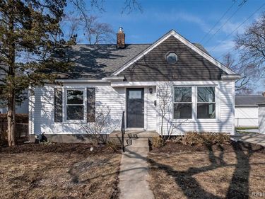 1560 Cambridge Road, Berkley, MI 48072