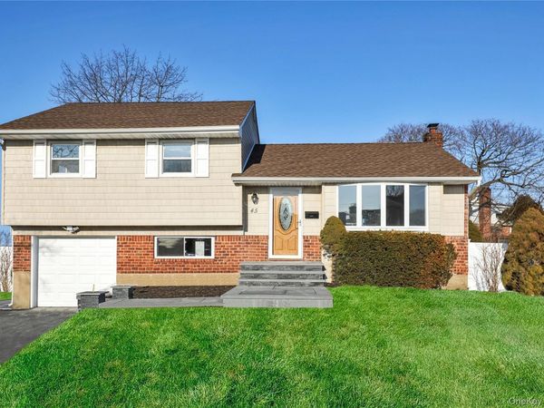 45 Colony Lane, Syosset, NY 11791